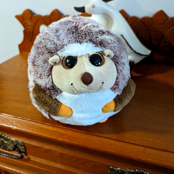 The Beanie Balls Collection. TY. Hedgehog.2011. 100% tysilk. 8 inches. - Picture 1 of 7